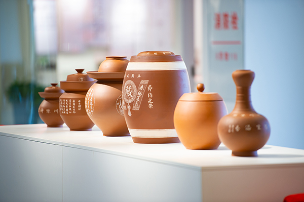 文化賦能破圈前行——自貢榮縣土陶從“手藝”到“藝術(shù)”的轉(zhuǎn)型升級(jí)之路